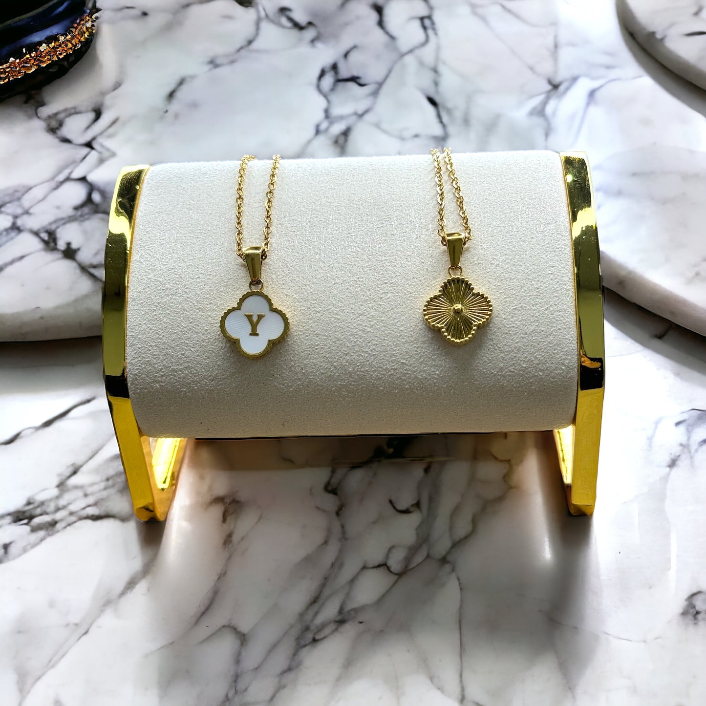Collier lettre
