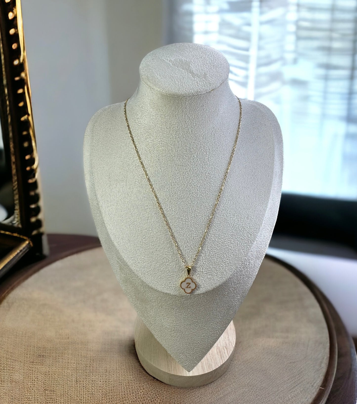 Collier lettre