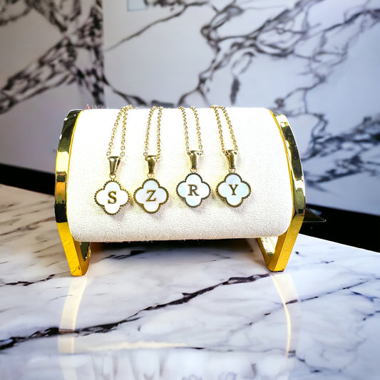 Collier lettre